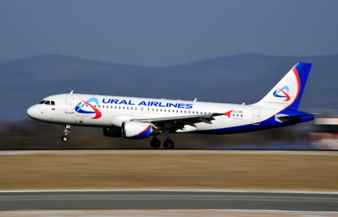 ur700