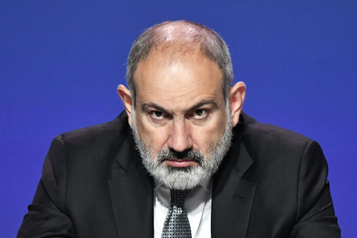 Pashinyan-696x464