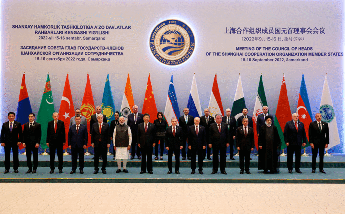 756633580376091-696x431