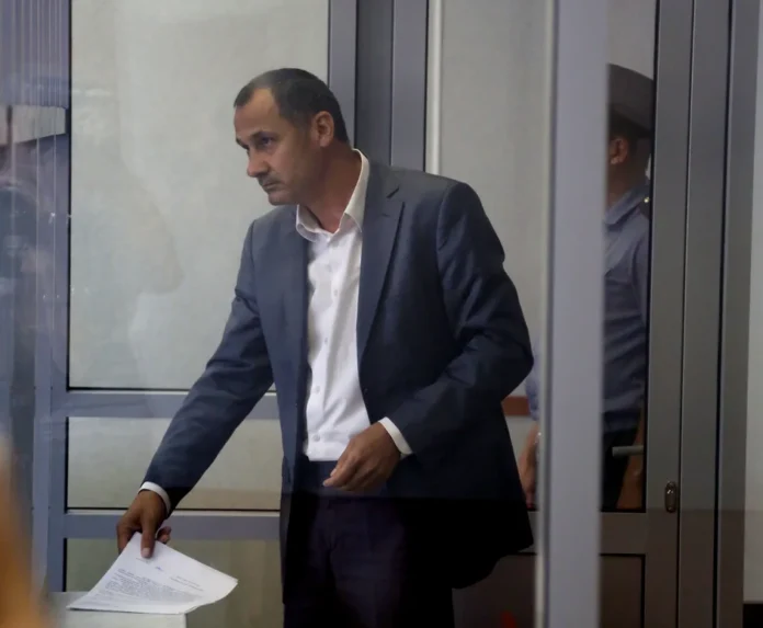 KPE_001503_00002_1_t249_101501-696x573