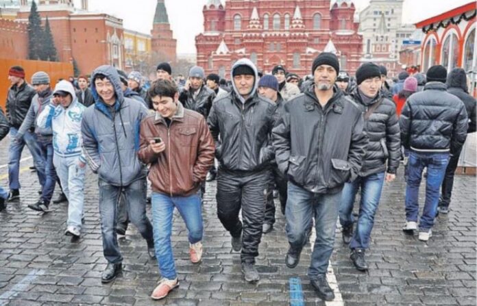 Mingranty-na-Krasnoj-ploshhadi-696x447