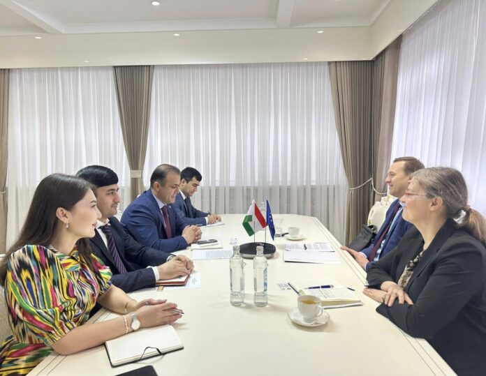 qsmdLSN8JfeV-696x539