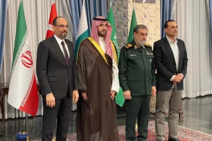 Iran-Pai-moni-Makka-696x464