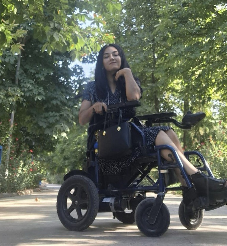 Девушка с инвалидностью жалуется, что сотрудники ГАИ назвали ее «проклятой»